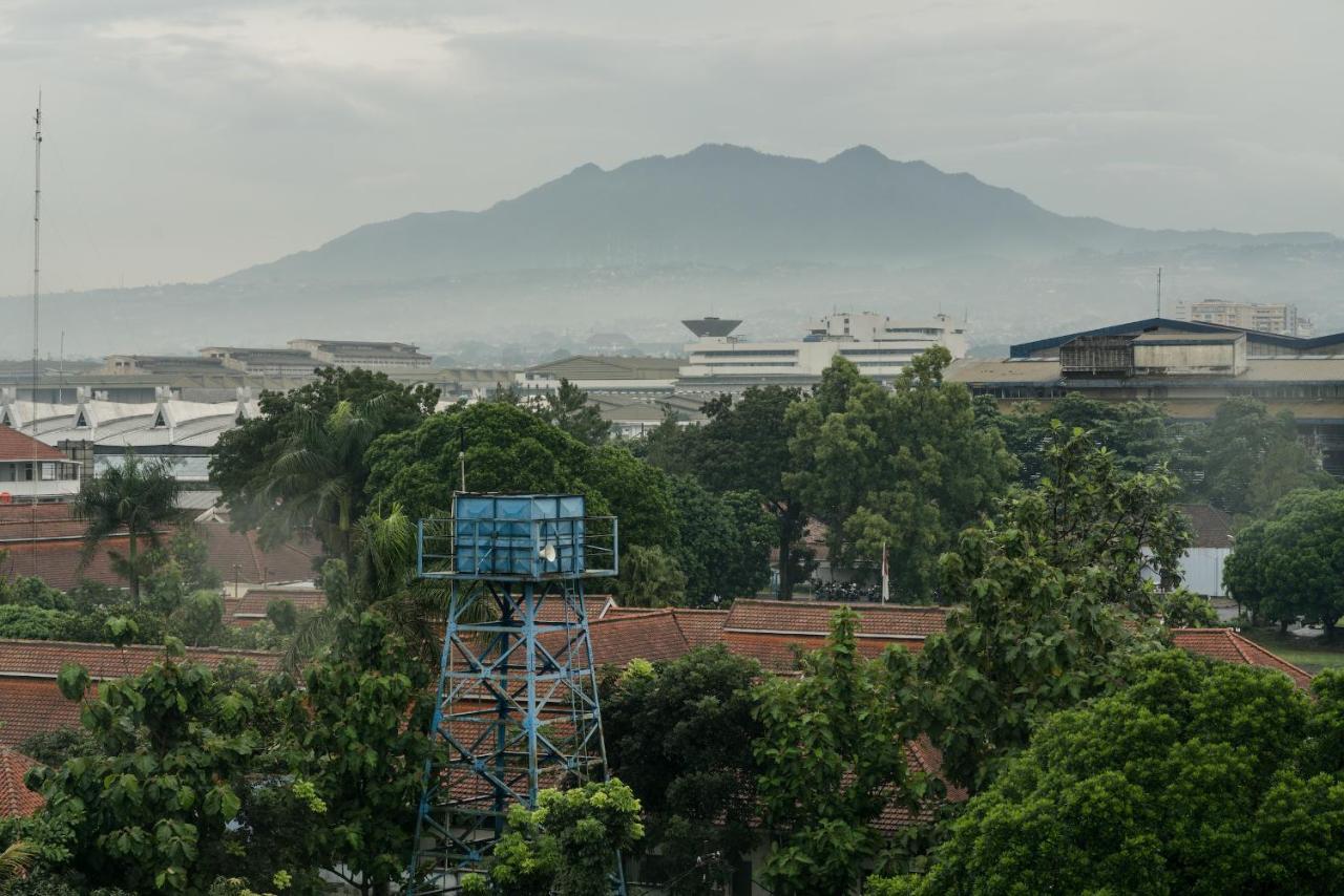 Temmu Co-Living Hostel Bandung Buitenkant foto